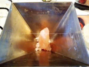 Creazione orgonite piramide 12 cm - fase 1 Creazione orgonite piramide 12 cm.