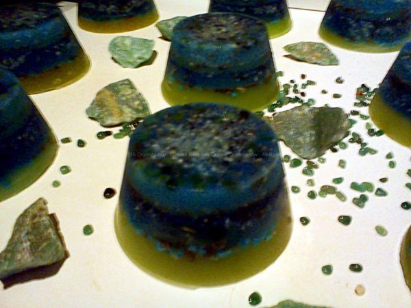 Orgonite Tower Buster Avventurina, quarzo verde grezzo (avventurina), cer ad'api e graniglia di avventurina, metalli.