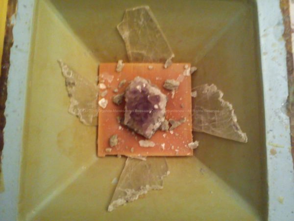 Pyramid orgonite Selene Mirror, beeswax, quartz amethyst, hyalin laser quartz, shungit, selenit and metals