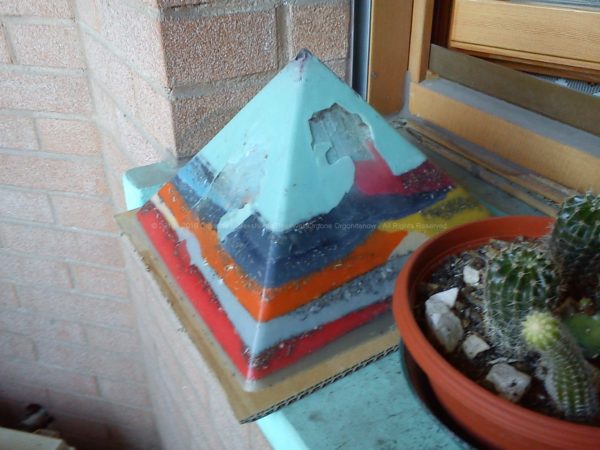 Pyramid orgonite Selene Mirror, beeswax, quartz amethyst, hyalin laser quartz, shungit, selenit and metals