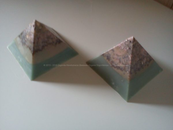 Pyramid orgonite 9 cm