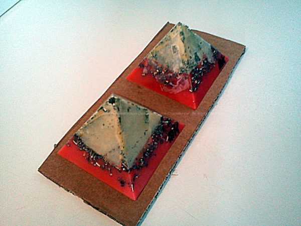 Orgonite Pyramid twins excellence 010