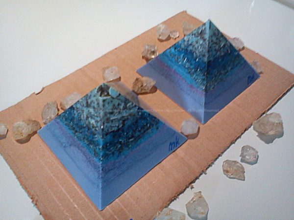 Veganite Pyramid twins 003, ecosoywax (soywax), quartz, metals and other materials