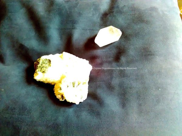 Marek Pyramid orgonite 24 cm, crystal of quartz, datolite, pyrite, beeswax and metals