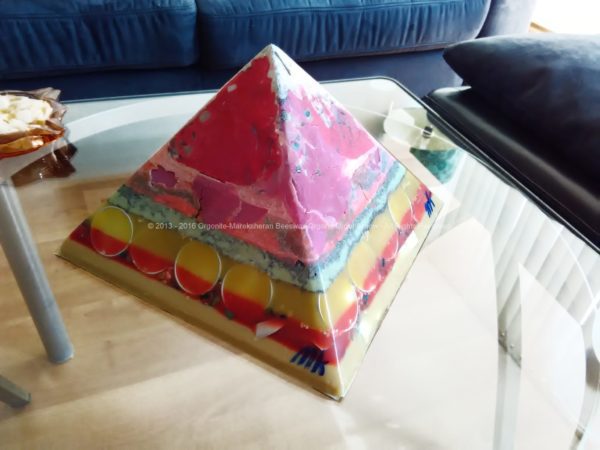 Marek Pyramid orgonite 24 cm, crystal of quartz, datolite, pyrite, beeswax and metals