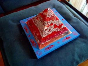 Pinky Pois 17 cm Pyramid Orgonite