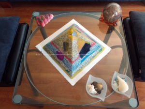 Aliens 24 cm pyramid orgonite, beeswax and metals, Rock quartz family, fossil wood, orange selenit, blue quartz agatas and other minerals