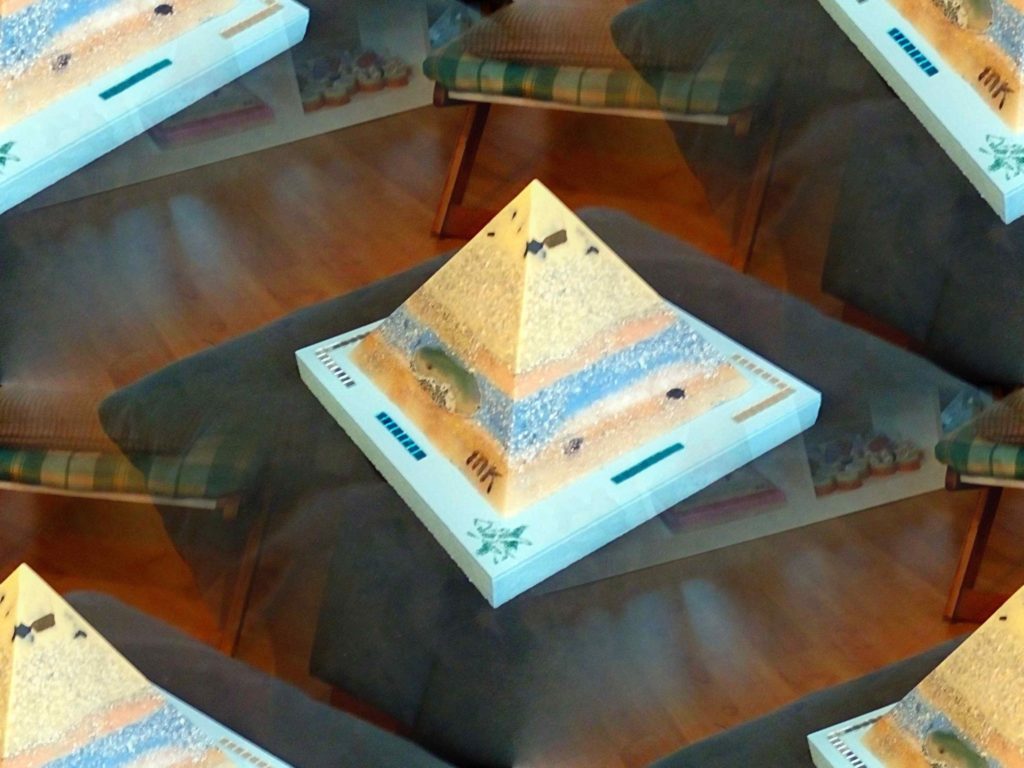 News - Piramide Orgonite Special 17 cm 03