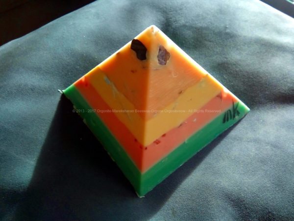 Lacrima Christi 12 cm pyramid orgonite