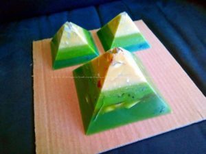 Orgonite pyramid set 004