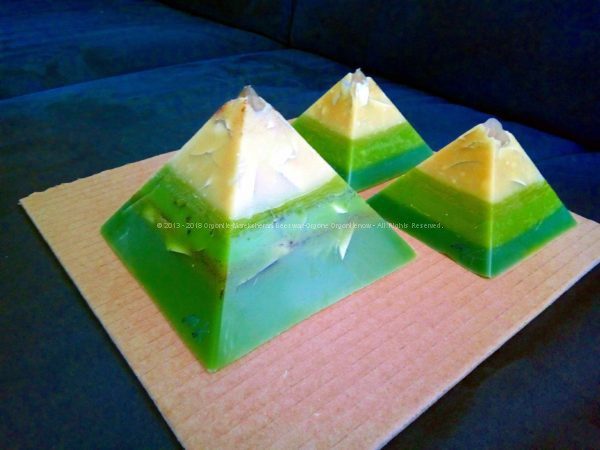 Orgonite pyramid set 004