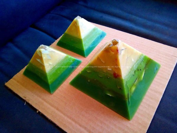 Orgonite pyramid set 004