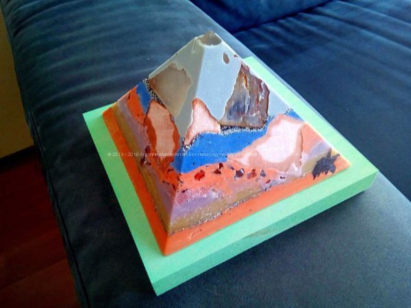 cultuurnachtRoermond 13 cm pyramid orgonite