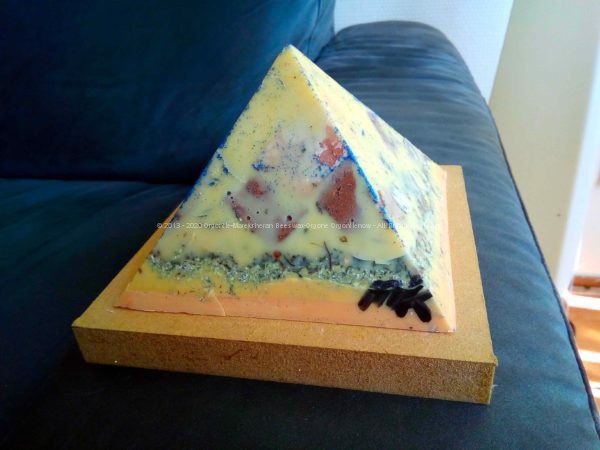 Multistones 13 cm beeswax pyramid orgonite