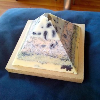 Estate va 13 cm pyramid orgonite quarzo tormalina