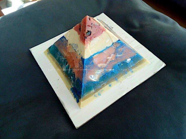 Condolences 13 cm pyramid orgonite -5